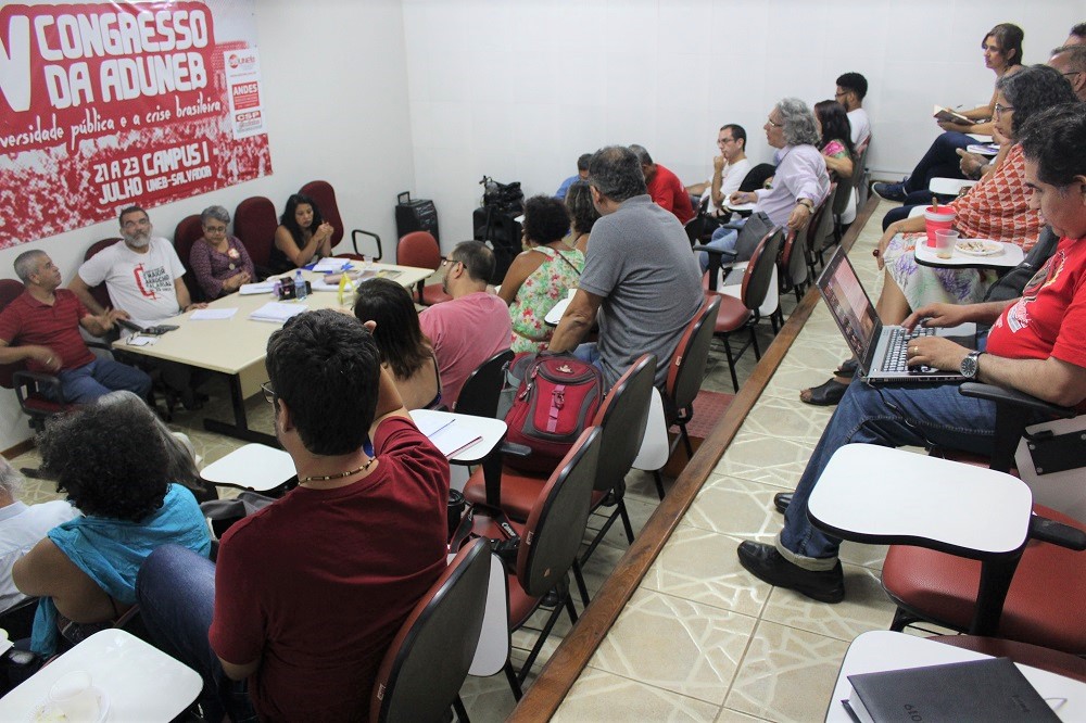 Reunião Ampliada do Fórum das ADs com comandos de greve docente 16.04.19 (Foto: Ascom Fórum das ADs) Reunião Ampliada do Fórum das ADs com comandos de greve docente 16.04.19 (Foto: Ascom Fórum das ADs)