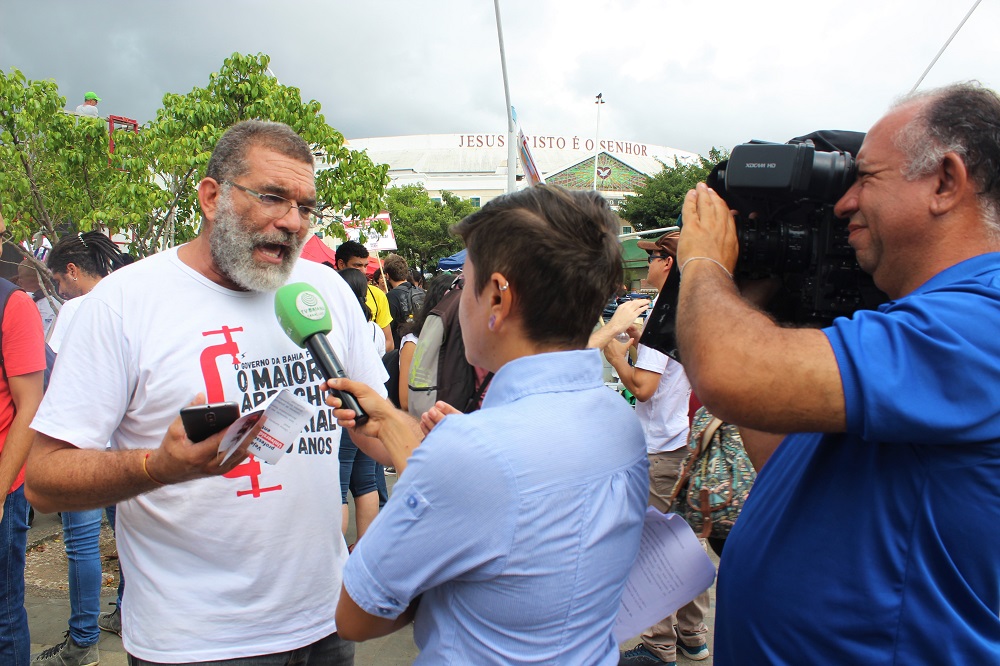 Professores dialogam com a imprensa. Foto: Ascom Fórum das ADs